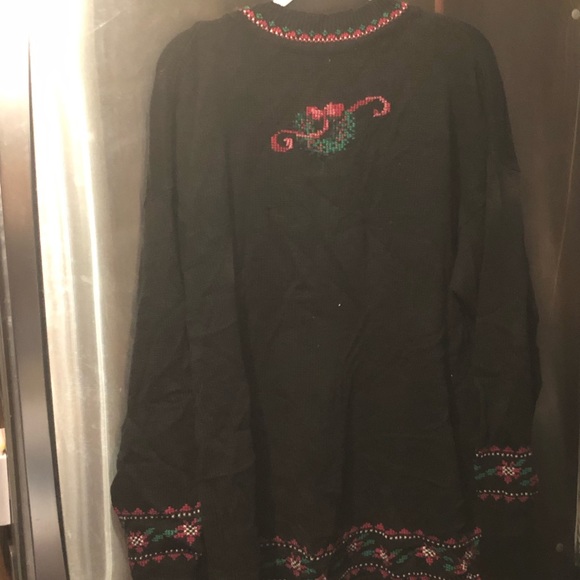 🎄Vintage Venezia Christmas Cross Stitch Sweater- 437 $40 or $35 w/offer - Picture 3 of 6